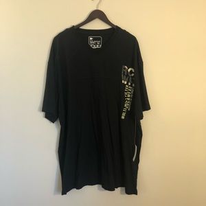 RocaWear V Neck Graphic Tee